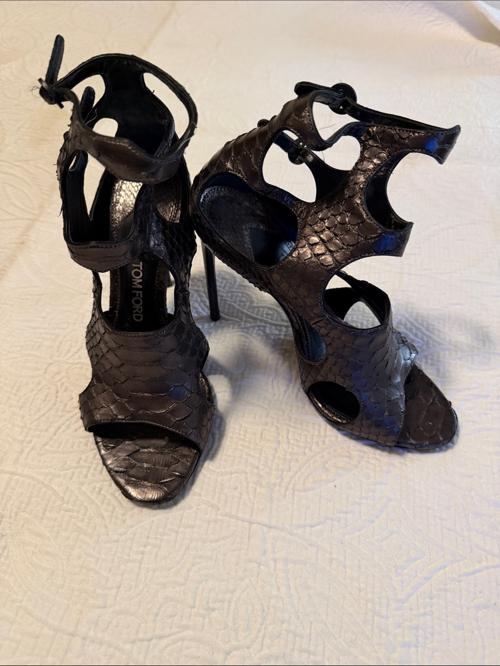 Tom Ford Metallic Black Textured Cutout Stiletto